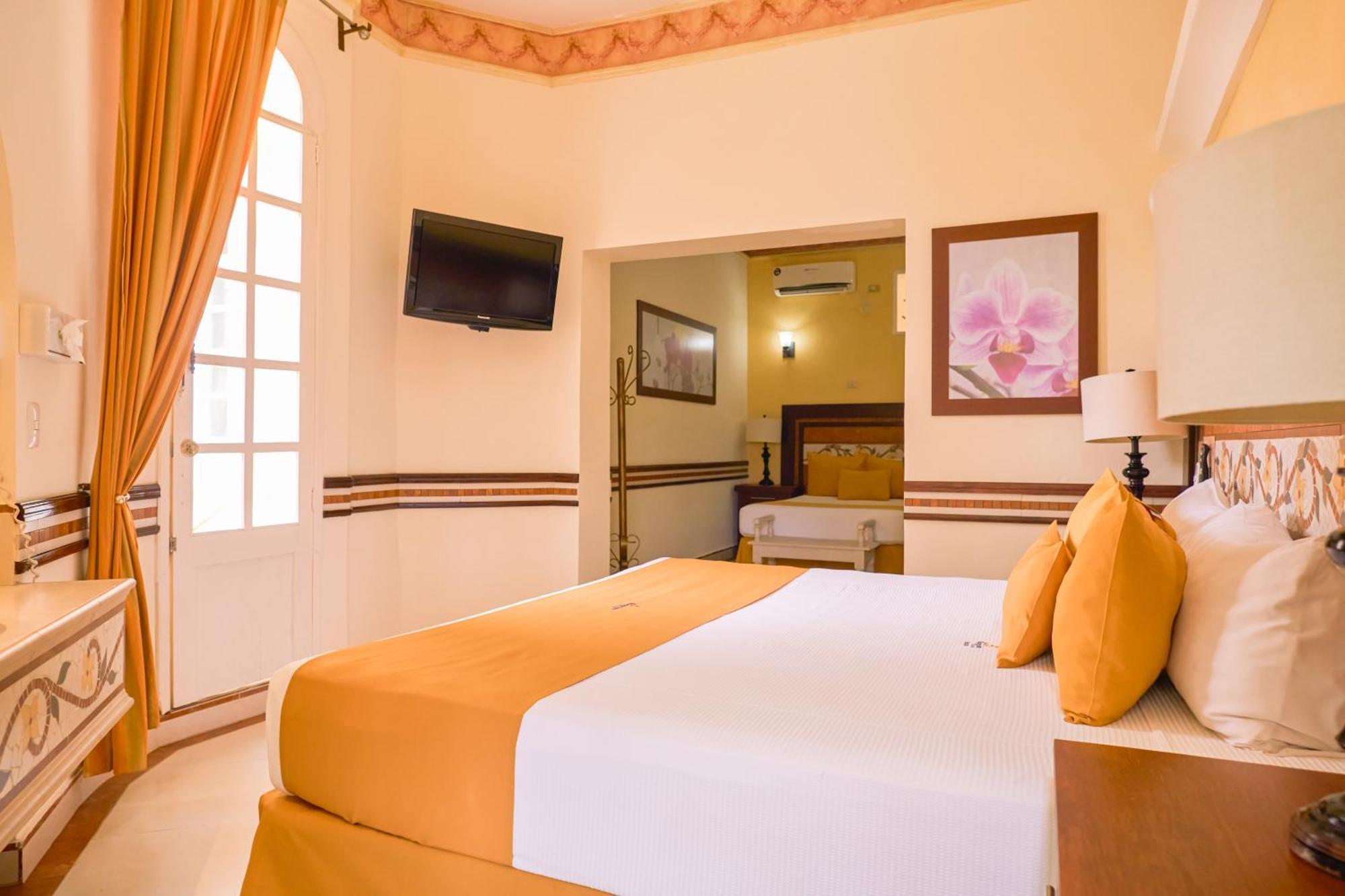 Hotel Centro Margaritas 4*